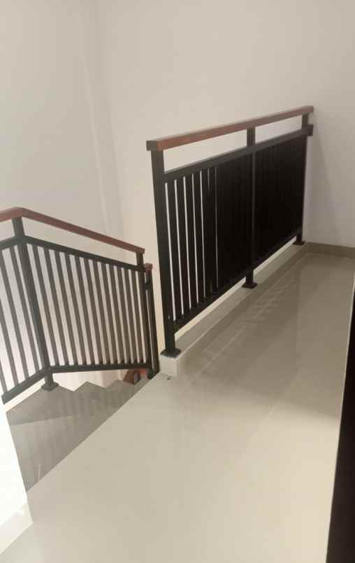 rumah 2 lantai bekasi timur