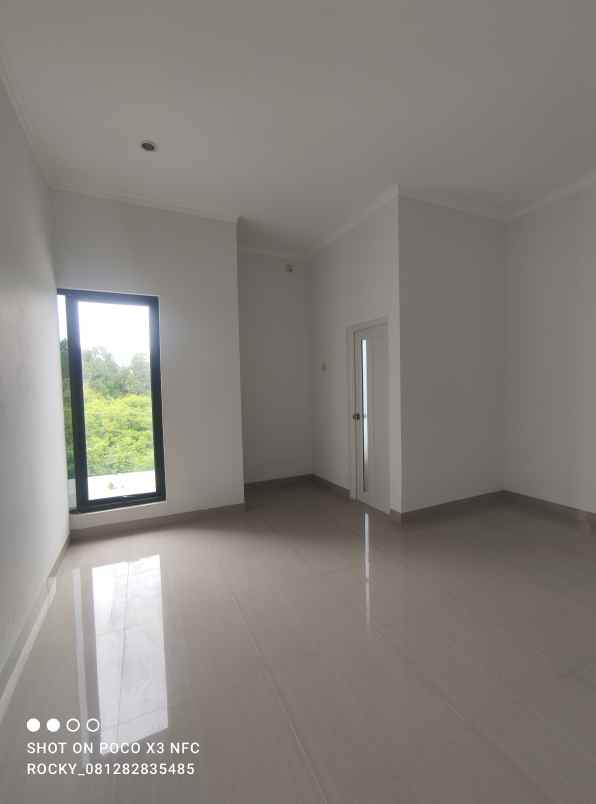 rumah 2 lantai cukup booking free biaya2