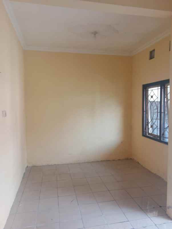 rumah 2 lantai cuma rp360 juta bisa disewa