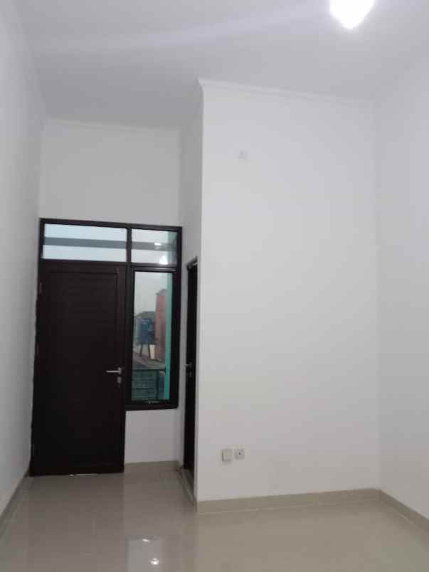 rumah 2 lantai murah di jatikramat kota bekasi