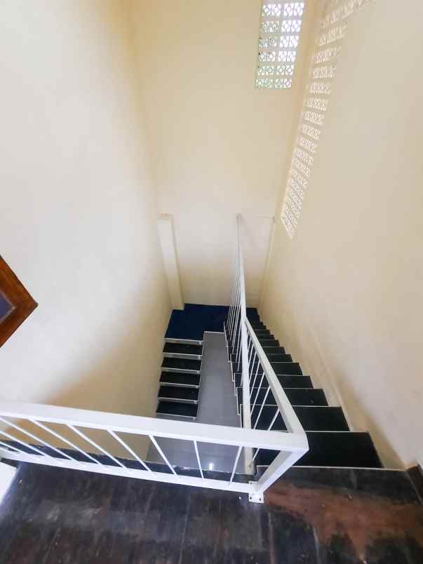 rumah 2 lantai paling murah di sleman dekat sch