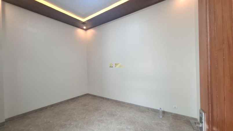 rumah 2 lantai siap huni 5 menit ke sleman city hall