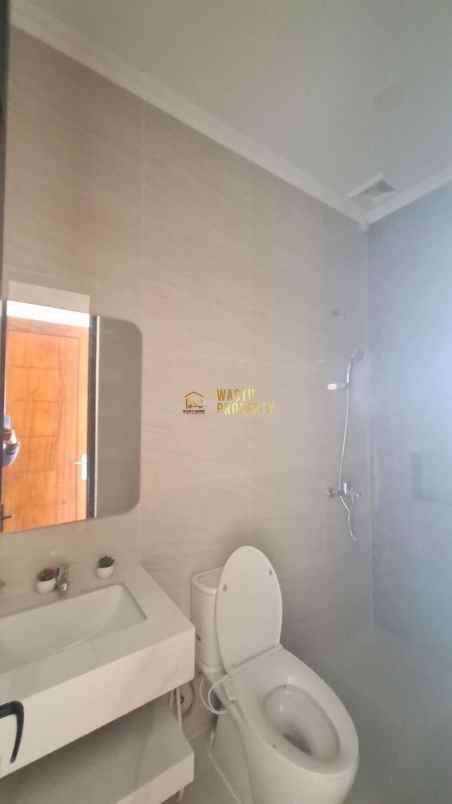 rumah 2 lantai siap huni 5 menit ke sleman city hall