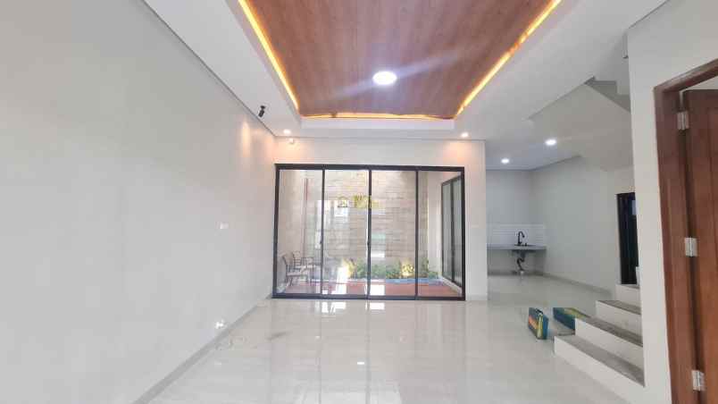 rumah 2 lantai siap huni 5 menit ke sleman city hall