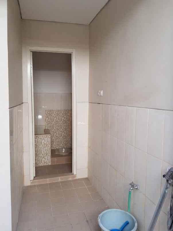 rumah 2 lantai siap huni di babatan pantai