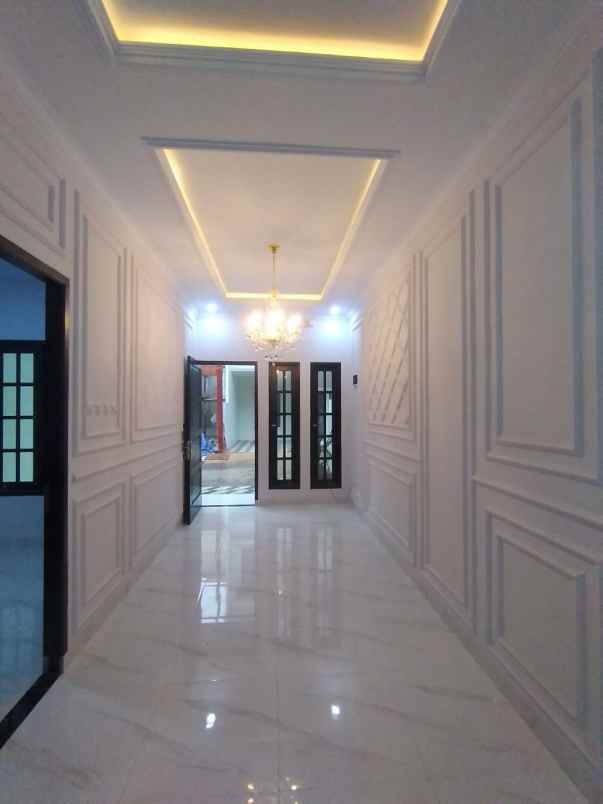 rumah 2 lantai siap huni di kahfi 1 jagakarsa