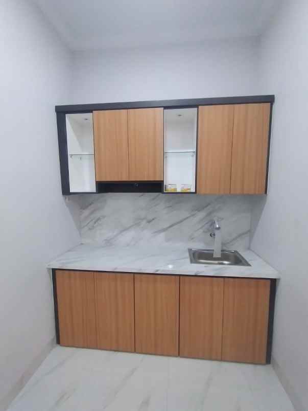 rumah 2 lantai siap huni di kahfi 1 jagakarsa