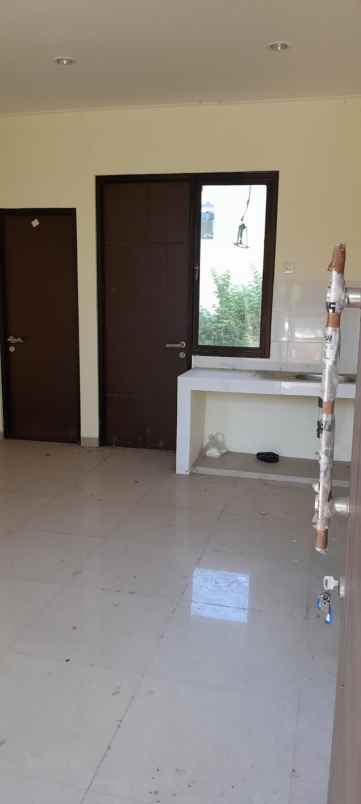 rumah 2 lt di green ara harapan indah bekasi