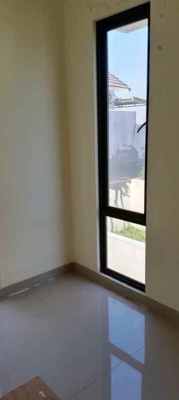 rumah 2 lt di green ara harapan indah bekasi