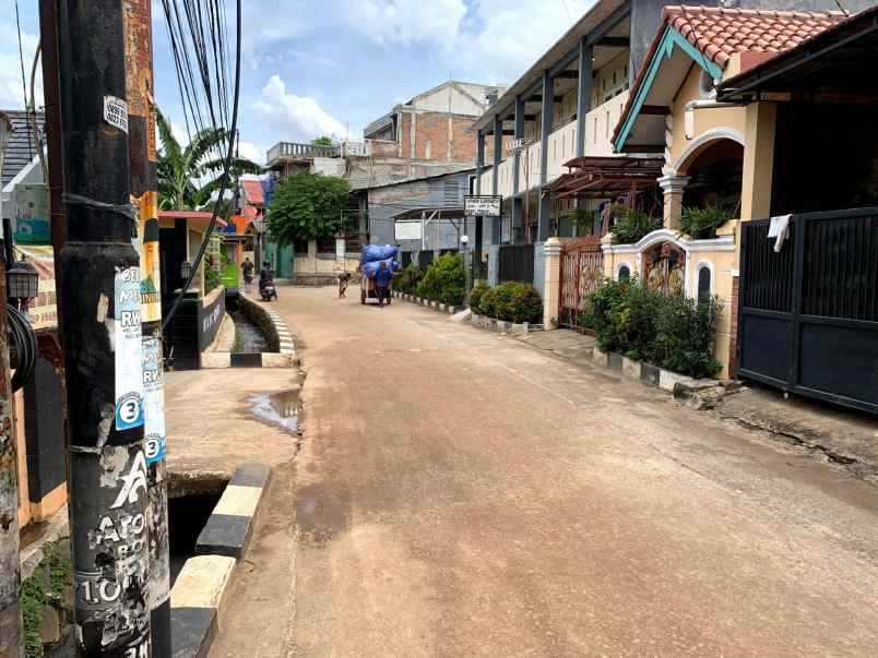 rumah asri tanah luas 216 m komplek gjs jakasampurna