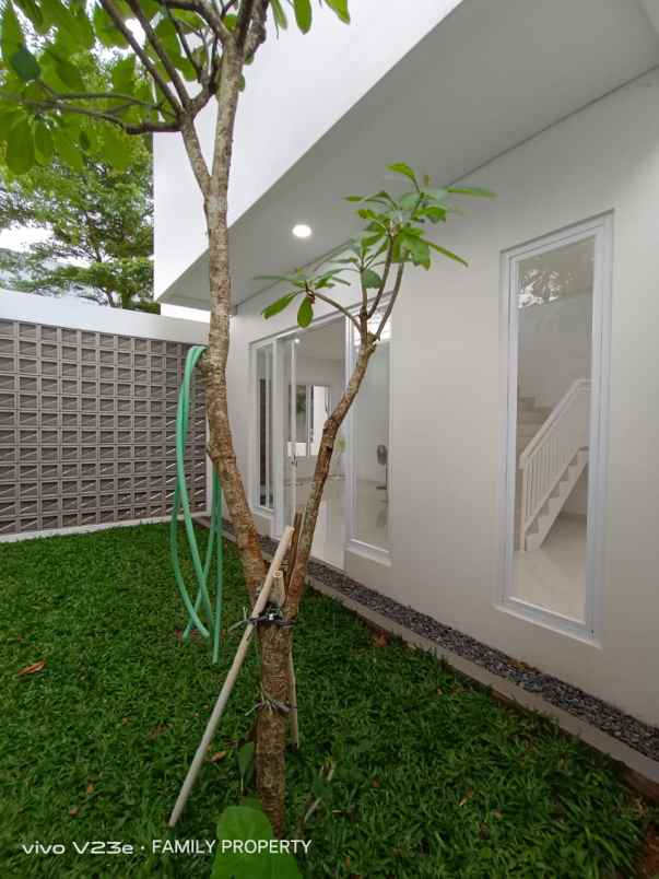 rumah baru 2 lantai dekat stasiun ka jombang bintaro