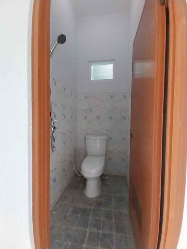 rumah baru 2 lantai siap huni di ciracas jakarta timur