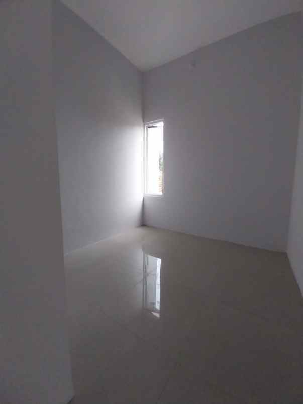 rumah baru 2 lantai siap huni di ciracas jakarta timur