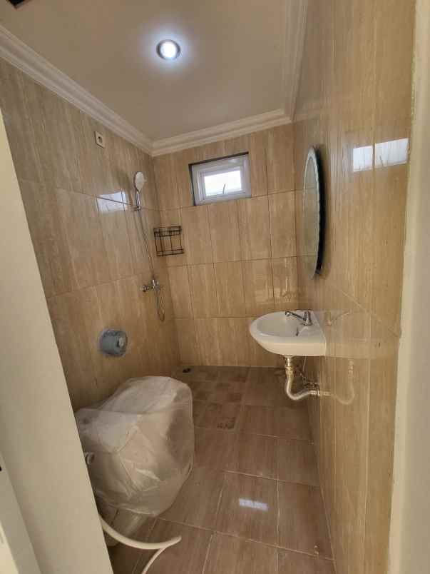 rumah baru dalam town house di cireunde