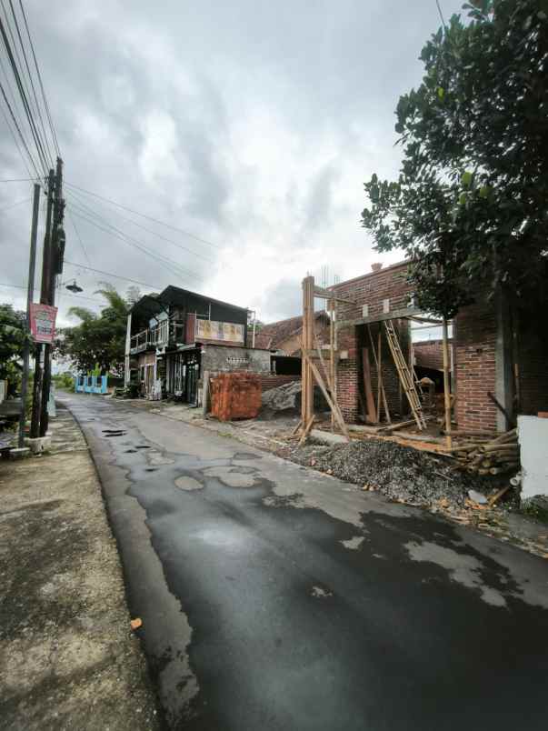 rumah baru dekat pasar cebongan dan view sawah