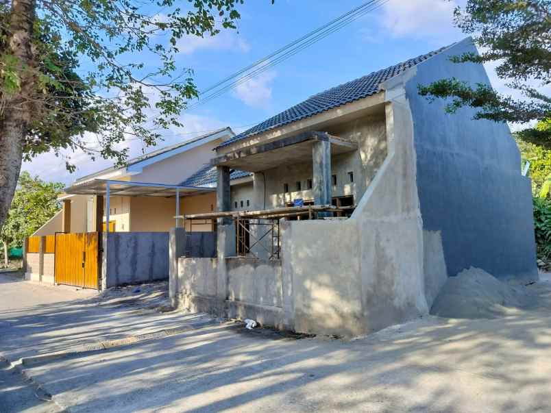 rumah baru dekat rs bhayangkara di kalasan sleman