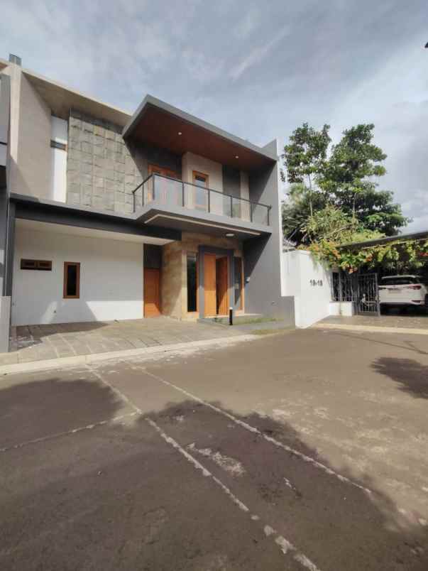rumah baru modern house dalam townhouse siap huni