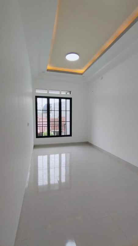 rumah baru siap huni lokasi strategis di griyaloka bsd