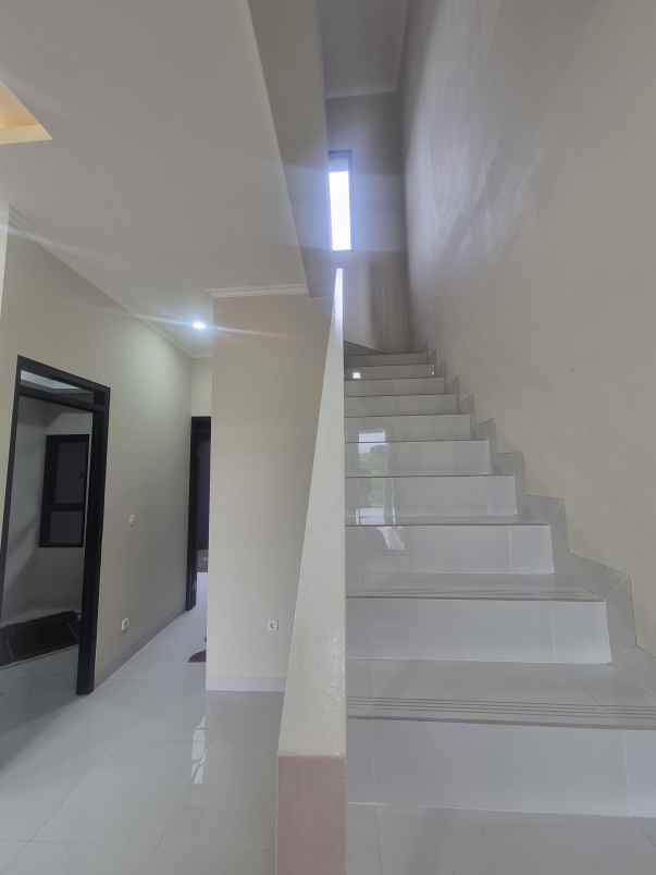 rumah cluster baru one gate system di cikunir bekasi