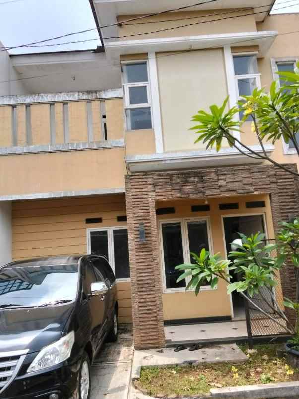 rumah cluster di cipayung jaktim 2 lantai cakep