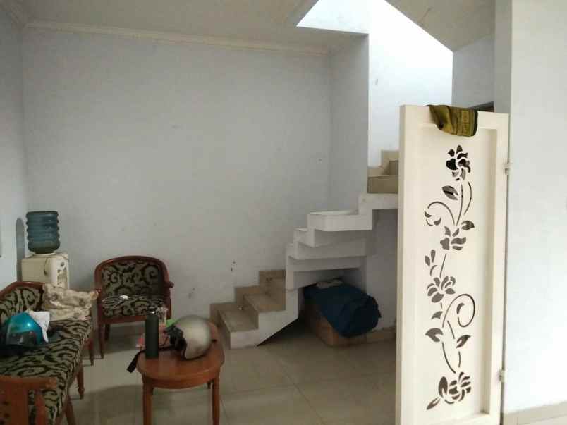 rumah cluster di cipayung jaktim 2 lantai cakep