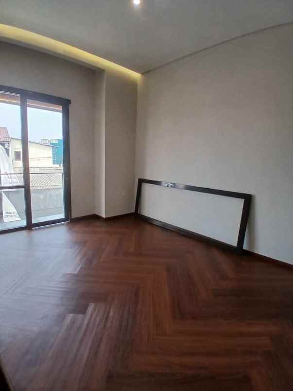 rumah cluster premium 2 5 lantai di pancoran mas depok