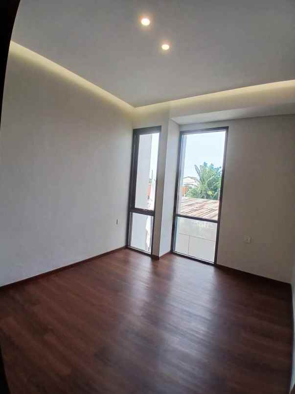rumah cluster premium 2 5 lantai di pancoran mas depok