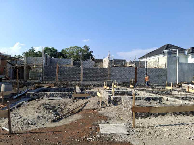 rumah dalam cluster murah dekat ke stadion maguwoharjo