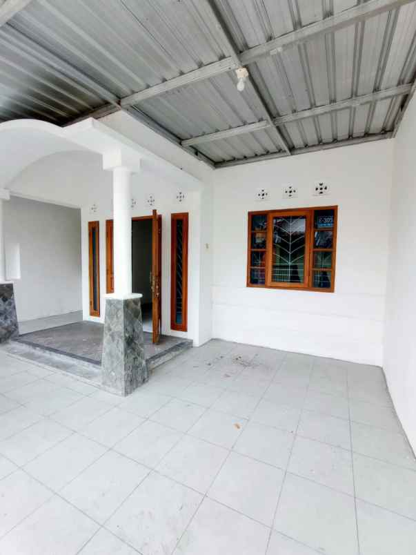 rumah dalam perumahan di purwomartani kalasan sleman