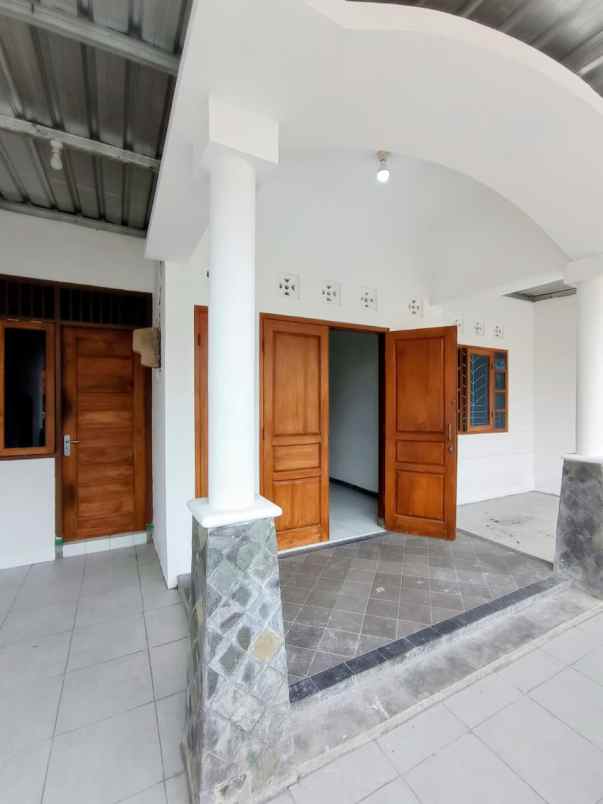 rumah dalam perumahan di purwomartani kalasan sleman