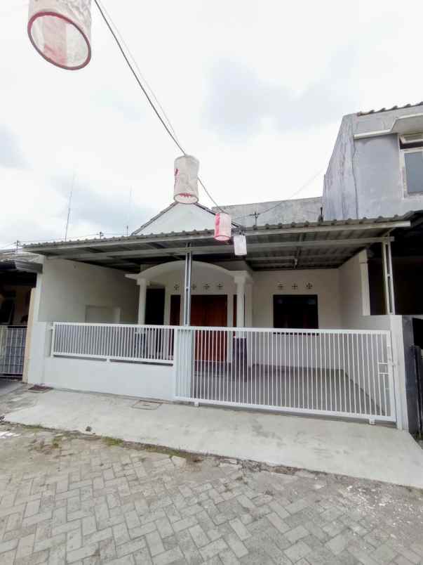 rumah dalam perumahan di purwomartani kalasan sleman