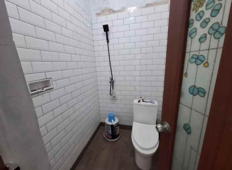 rumah dekat taman di metland menteng cakung jakarta