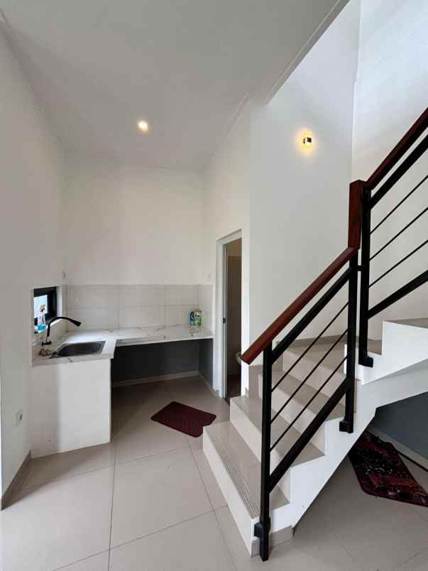 rumah desain scandinavian mewah 2 lantai