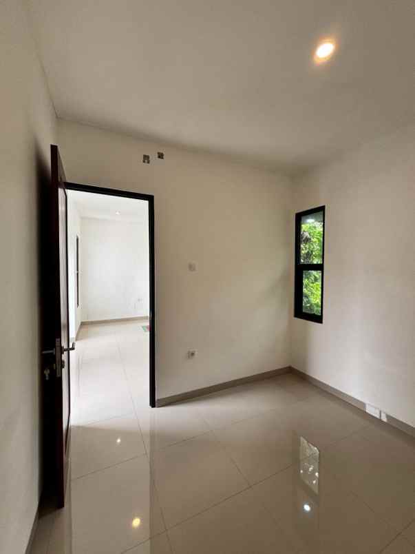 rumah desain scandinavian mewah 2 lantai