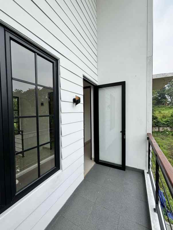 rumah desain scandinavian mewah 2 lantai