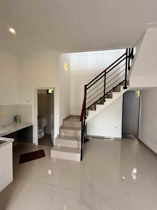 rumah desain scandinavian mewah 2 lantai
