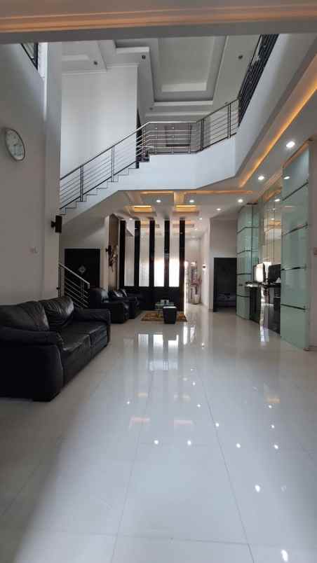 rumah di kertajaya indah