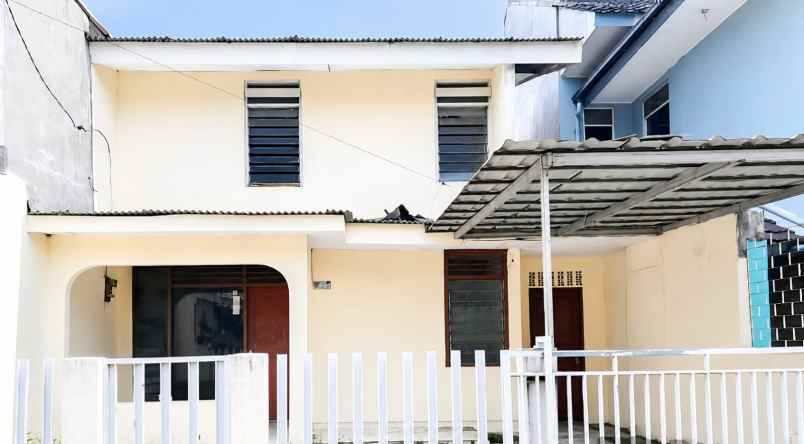 rumah di perumnas depok utara