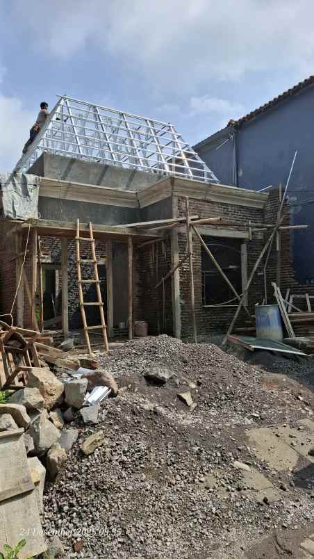 rumah dijual america clasic strategis di banyumanik