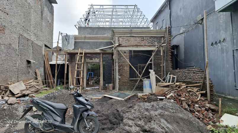 rumah dijual america clasic strategis di banyumanik