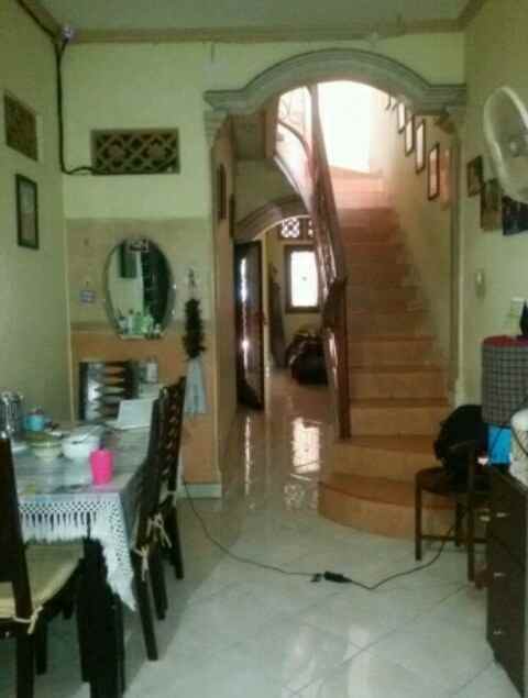 rumah dukuh kupang 6 no 83 dekat