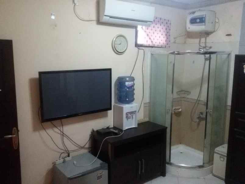 rumah dukuh kupang 6 no 83 dekat