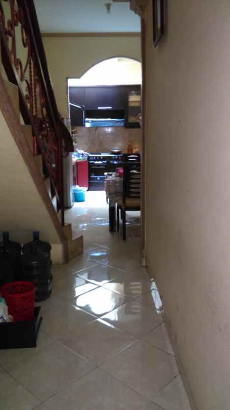 rumah dukuh kupang 6 no 83 dekat