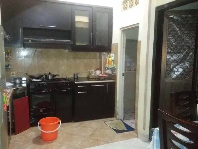 rumah dukuh kupang 6 no 83 dekat