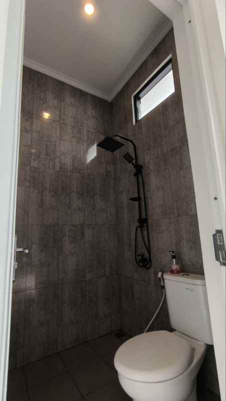 rumah eropa classic strategis di cibubur bekasi