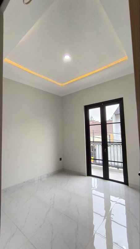 rumah eropa classic strategis di cibubur bekasi