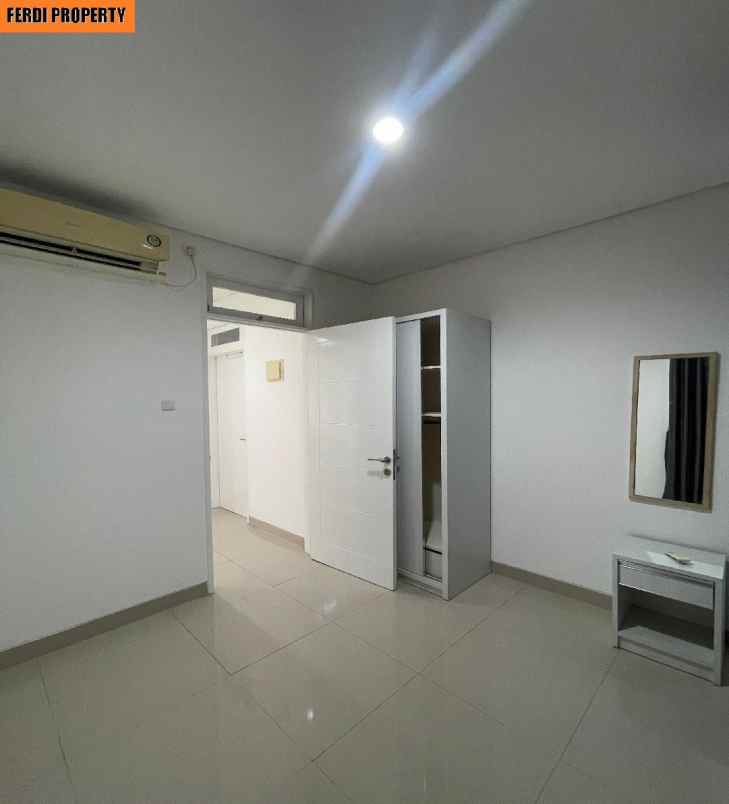 rumah furnish depan danau citra gran cibubur