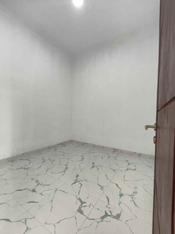 rumah jalan raya ksu gdc