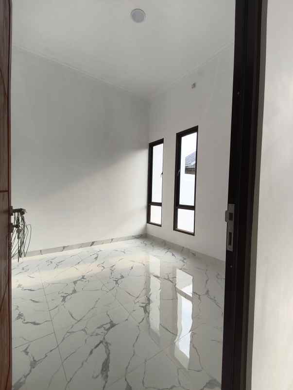 rumah jalan raya ksu gdc