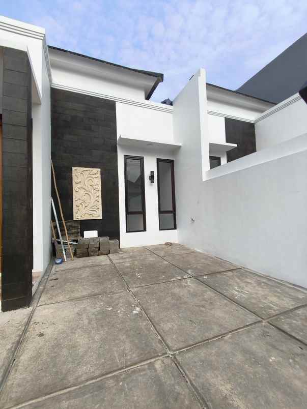 rumah jalan raya ksu gdc